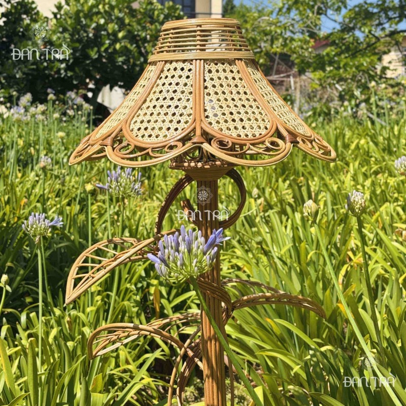 Đèn mây đứng vintage