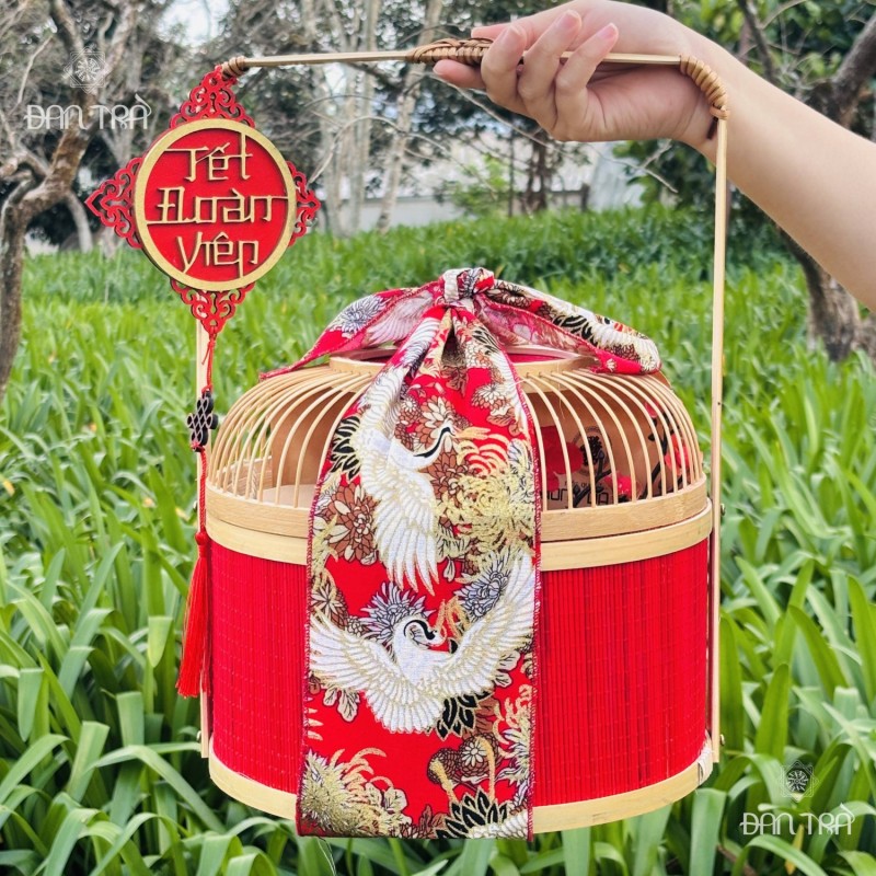 Hộp giỏ quà lồng chim mây tre đan kèm đặc sản Đà Lạt