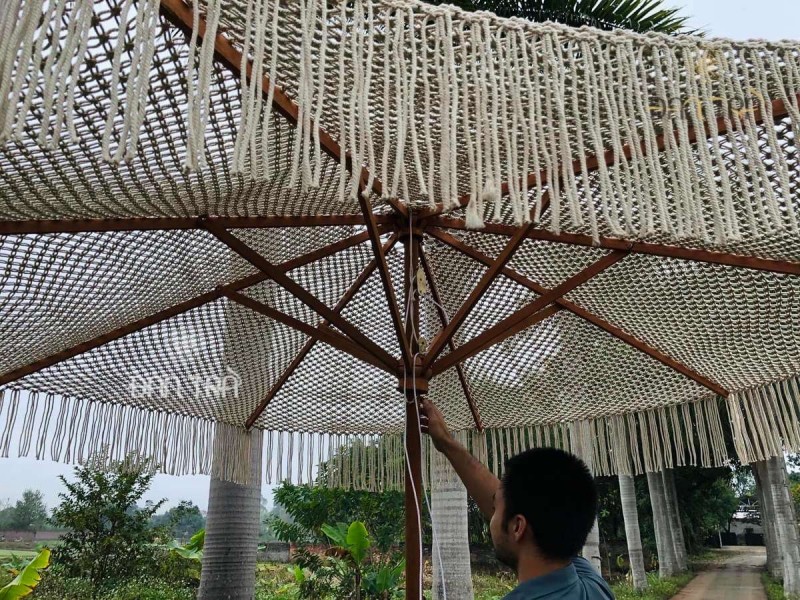 Dù macrame dùng để trang trí, decor trong các buổi tiệc ngoài trời và cả trong nhà thumb