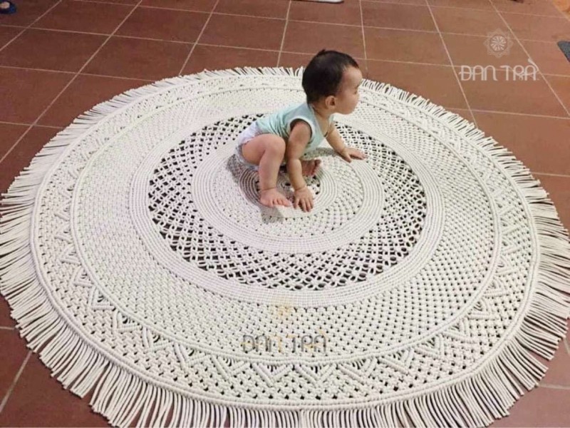 Thảm macrame bên cạnh trang trí còn giúp chống trơn trượt thumb