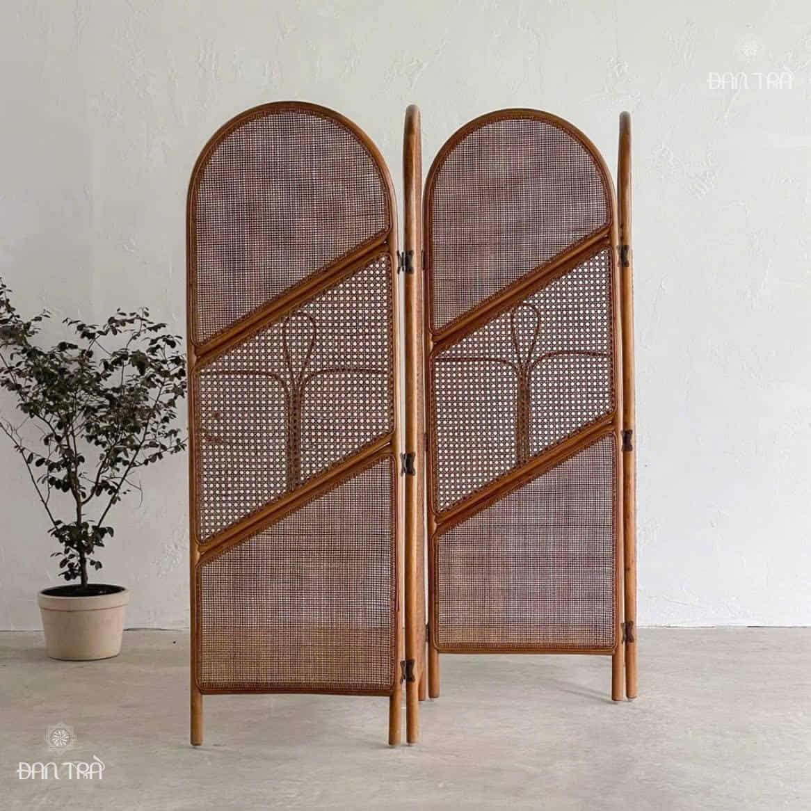 Bình phong mây Hattie đan lưới mây mắt cáo tự nhiên