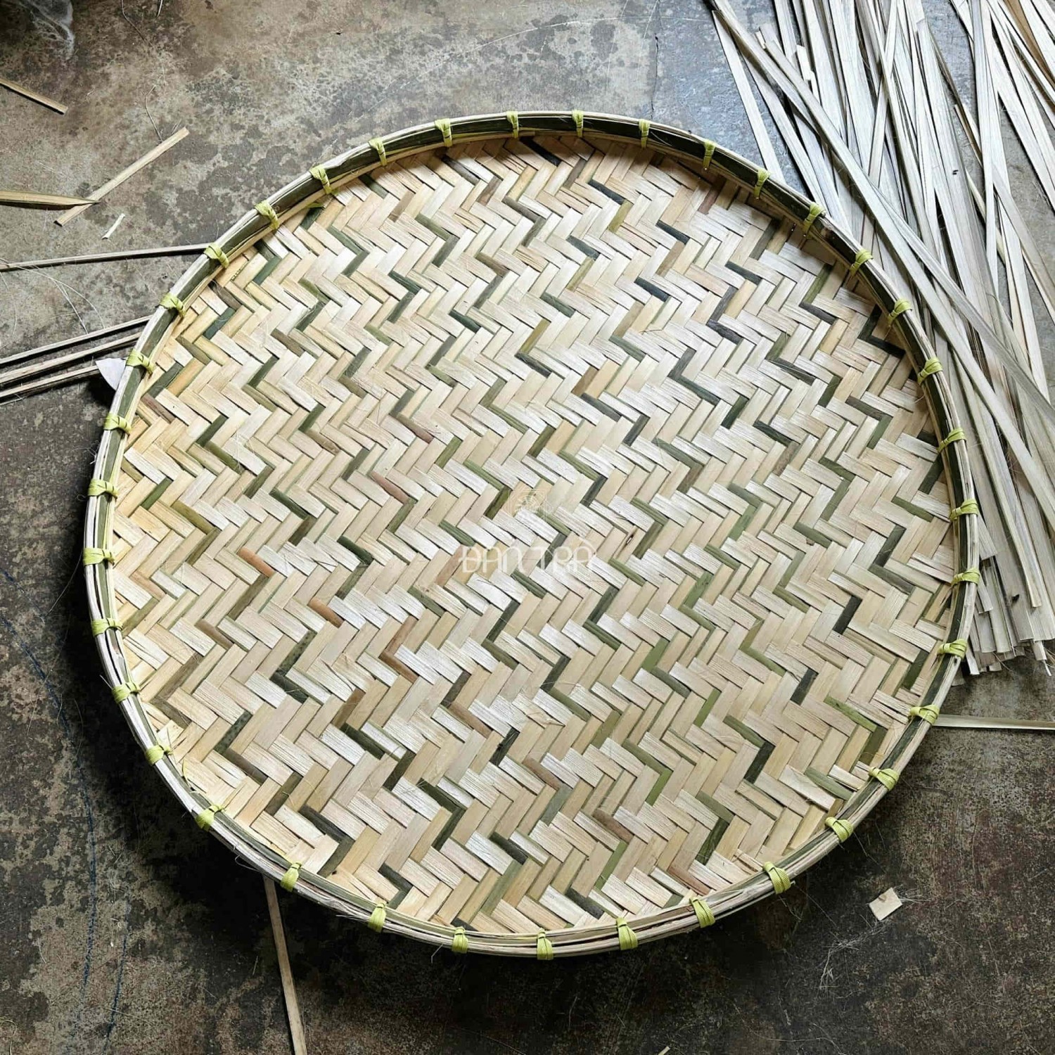 Nong nuôi tằm, nong phơi trà