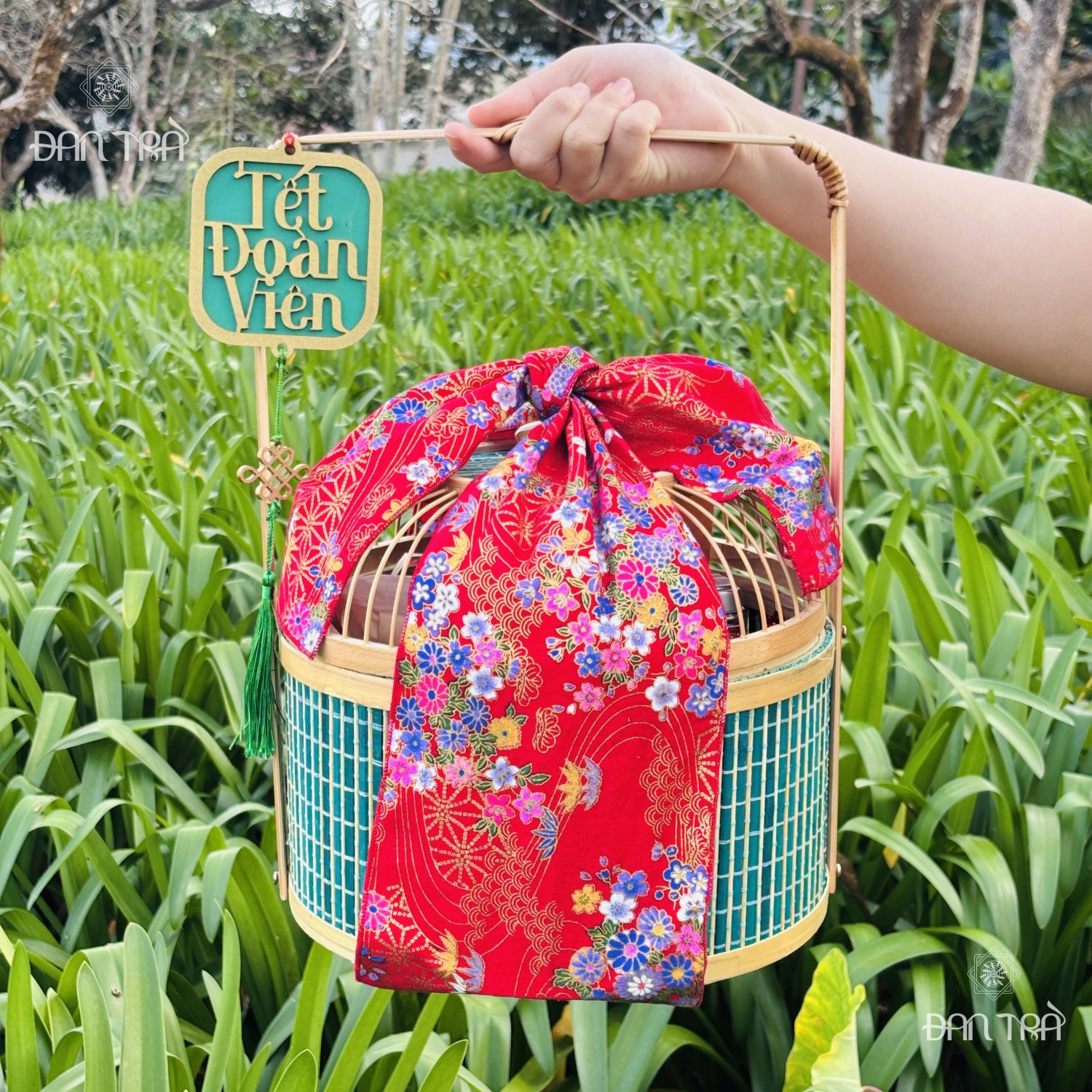 Hộp giỏ quà lồng chim mây tre đan kèm đặc sản Đà Lạt