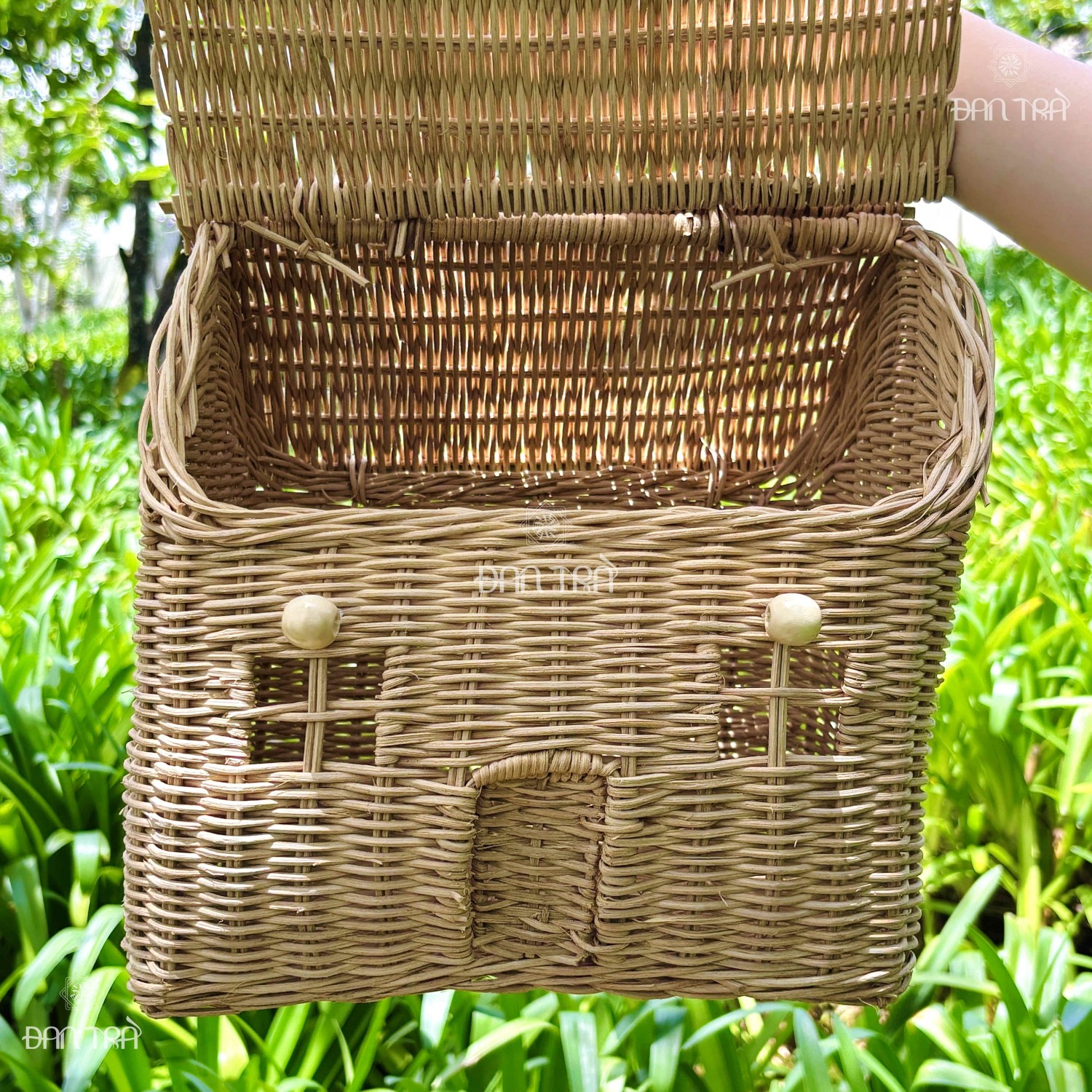 Ngôi nhà mây đựng quà tặng