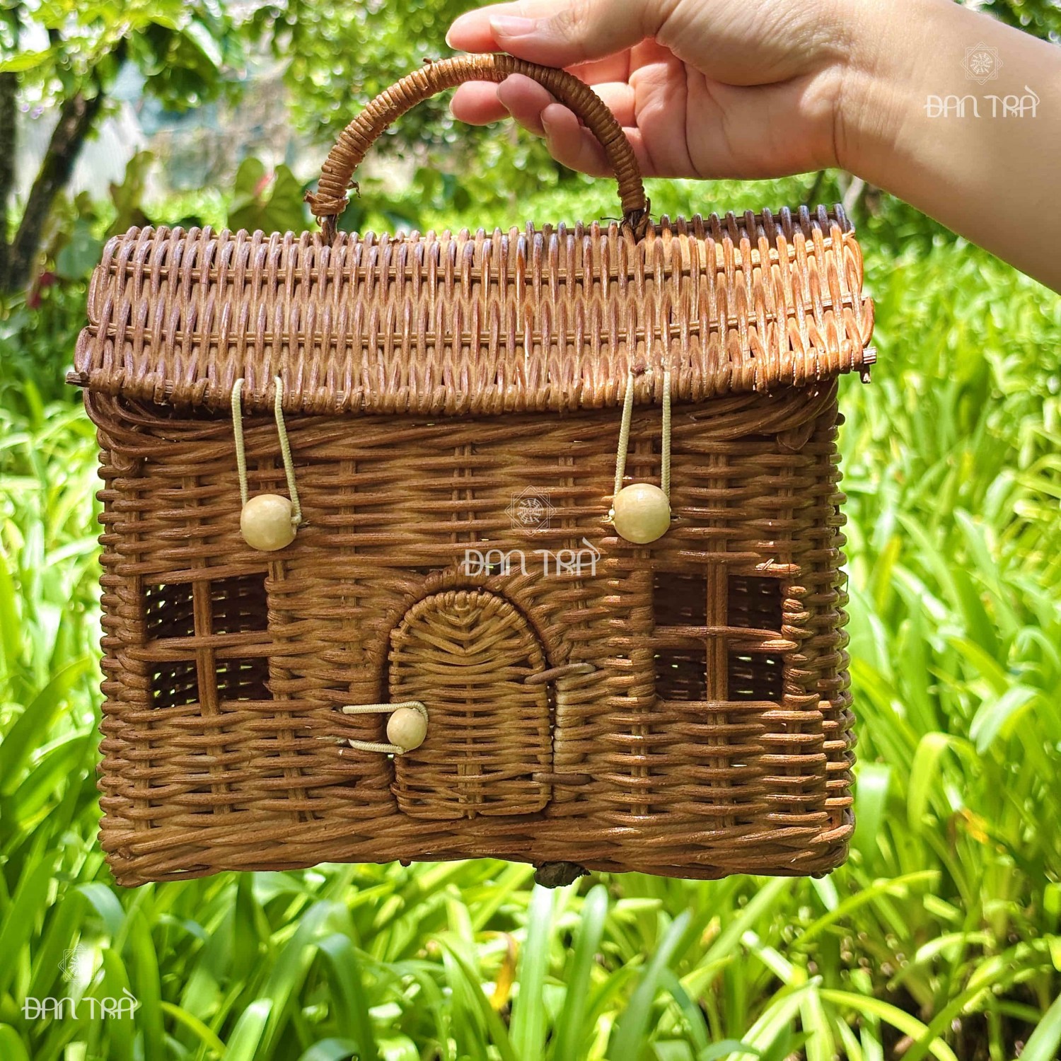 Ngôi nhà mây đựng quà tặng