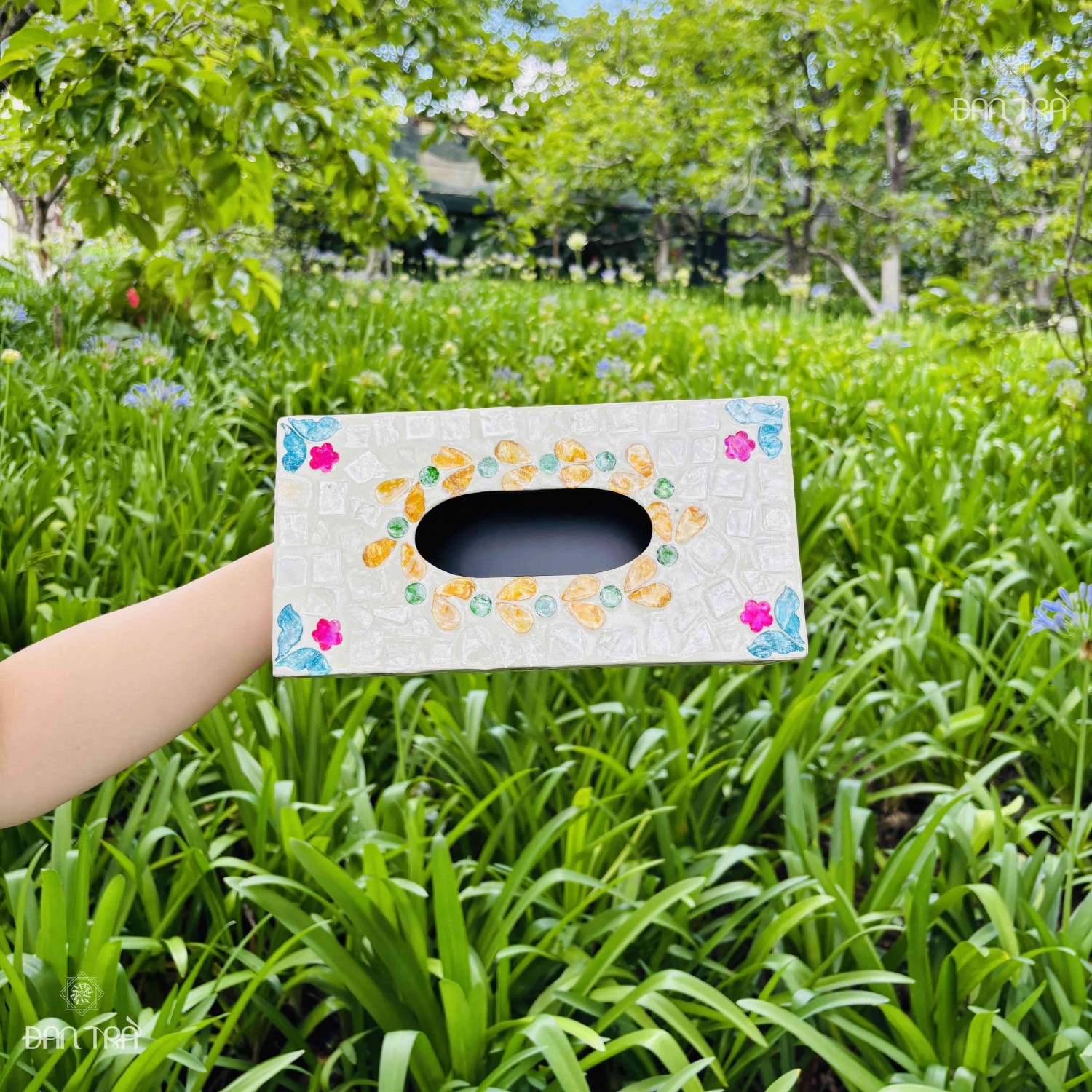 Hộp khăn giấy khảm trai