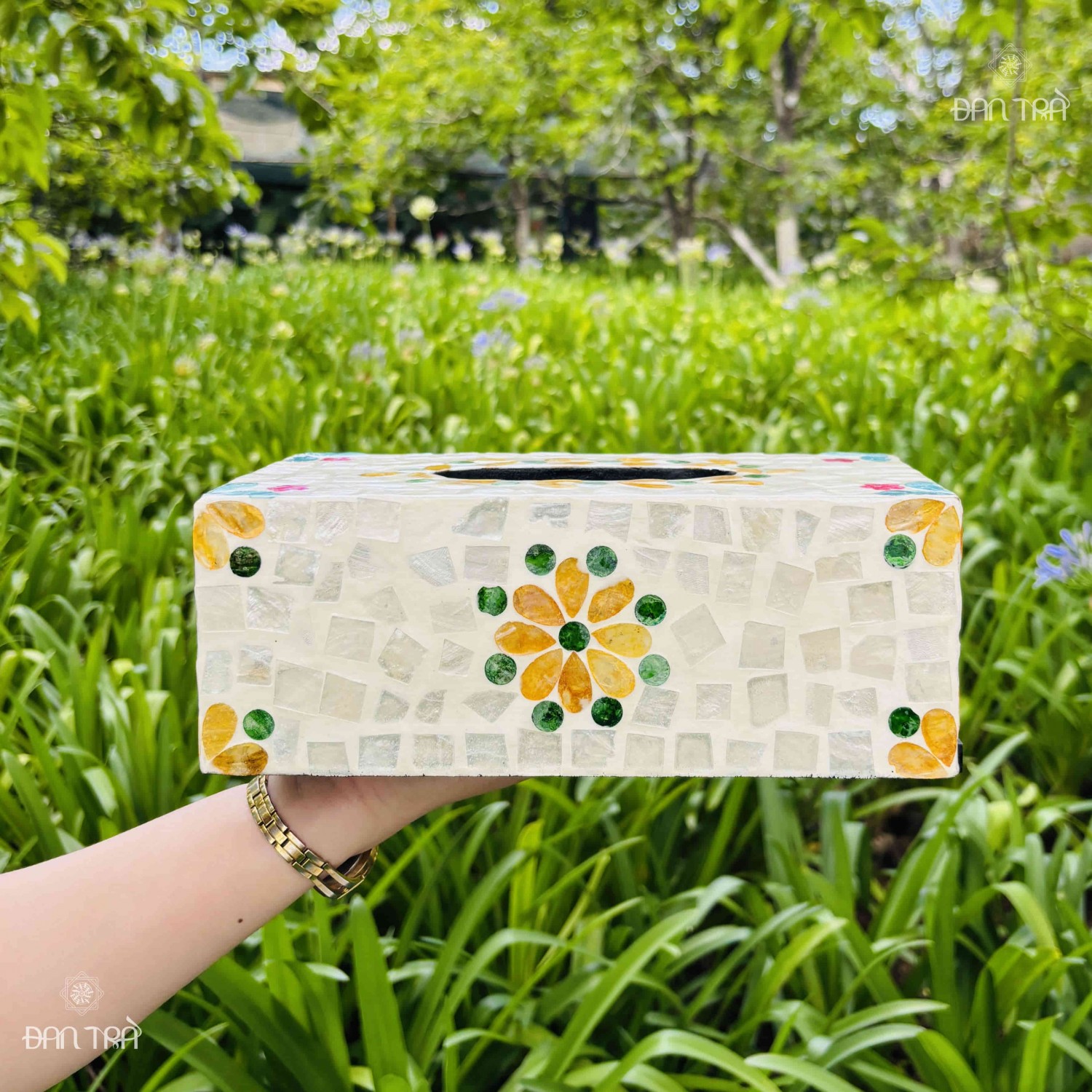 Hộp khăn giấy khảm trai