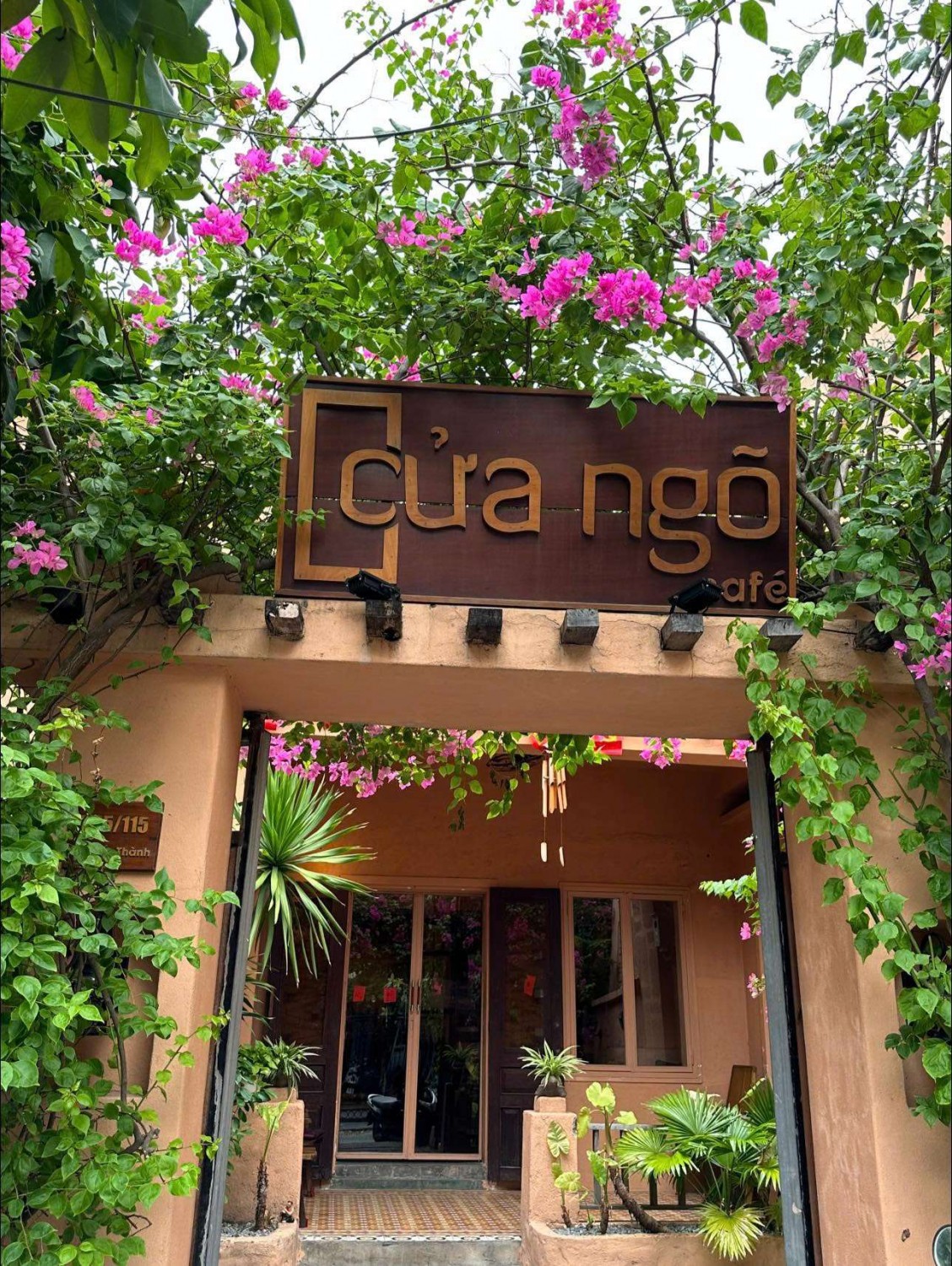 Cửa Ngõ cafe