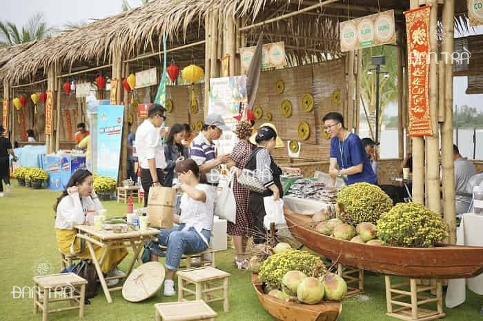 Tiểu cảnh trang trí Tết, nhà tre trang trí Tết, cổng chào Têt